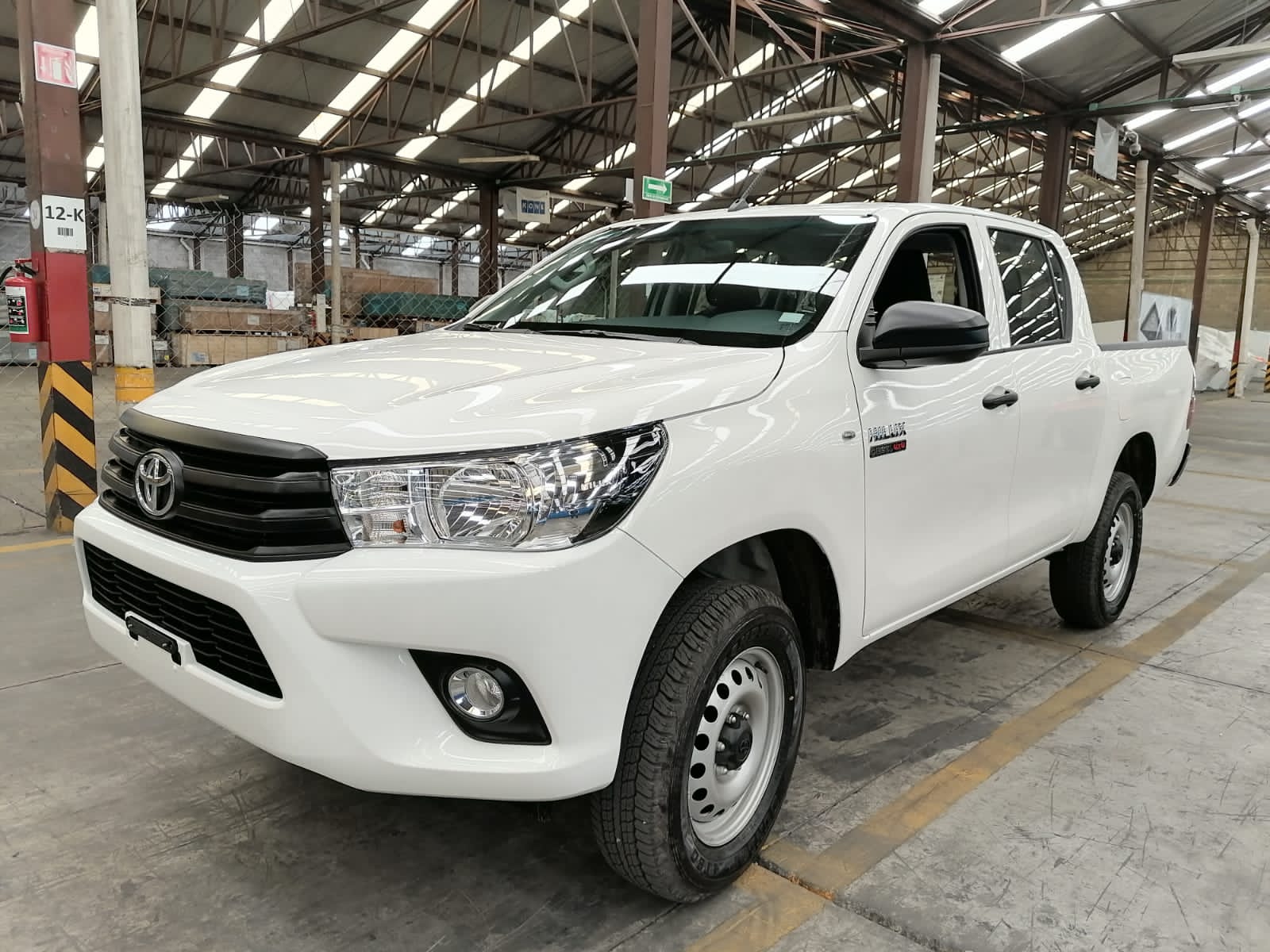 kaas genade onstabiel 2022 Toyota Hilux Double Cab 2.8L Base Diesel 6MT 4WD - SAL Export