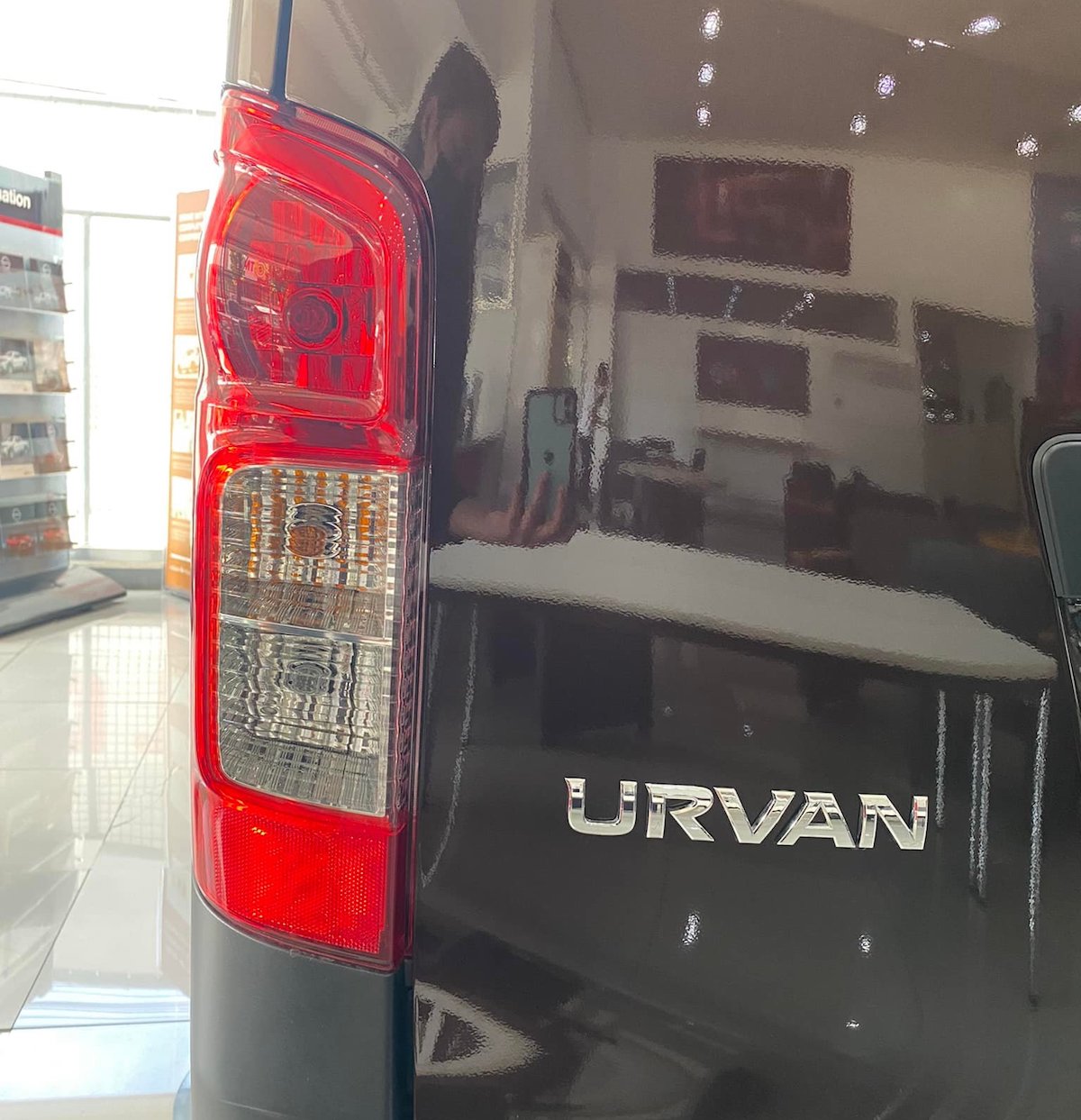 nissan nv350 urvan 2022