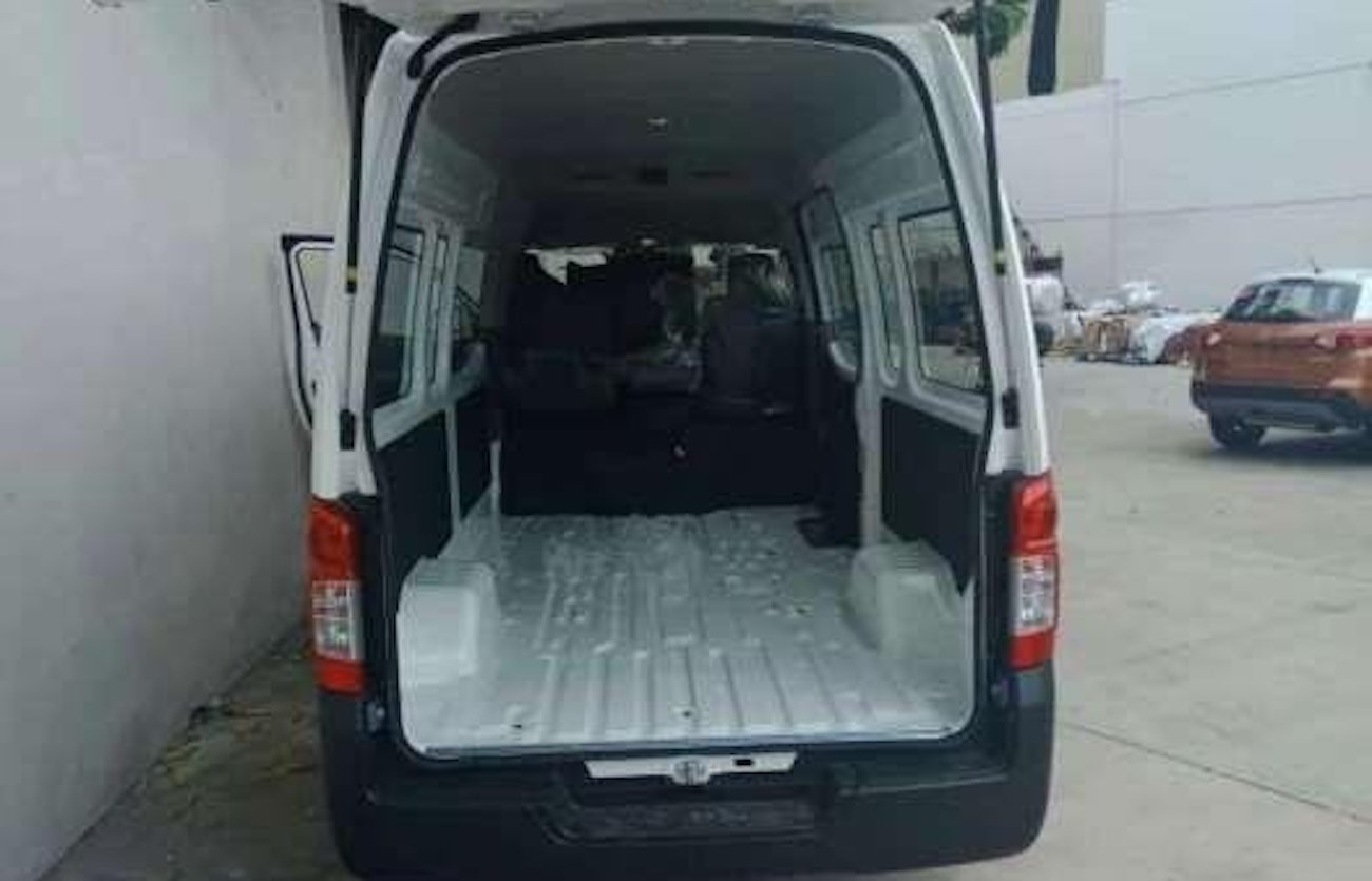 nissan urvan 2022 cargo